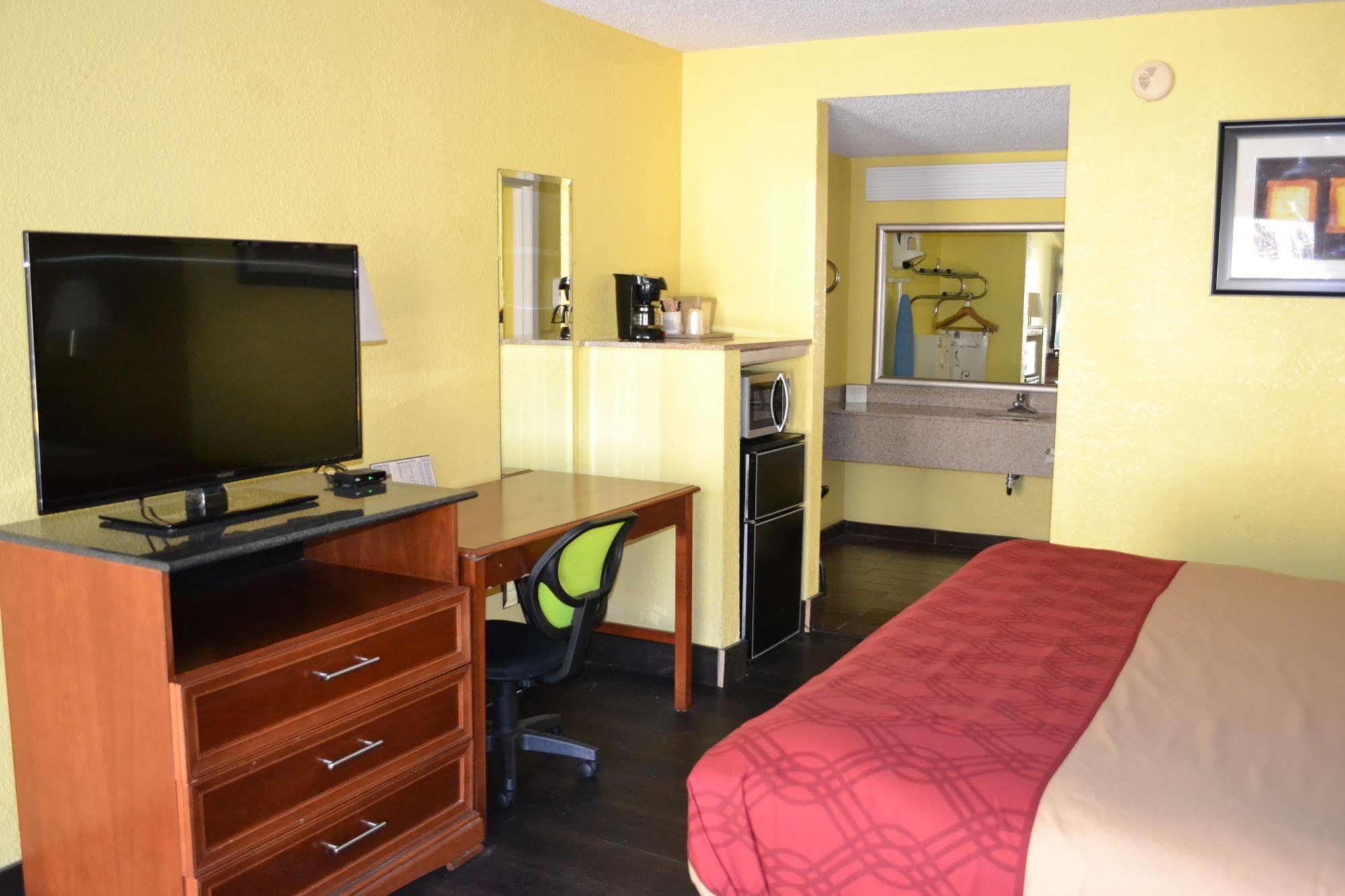 Econo Lodge Picayune Eksteriør billede